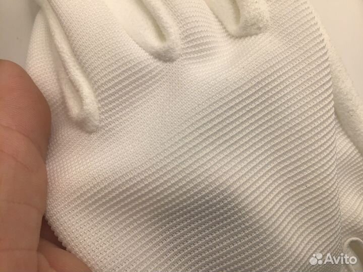 Белые перчатки для соревнований