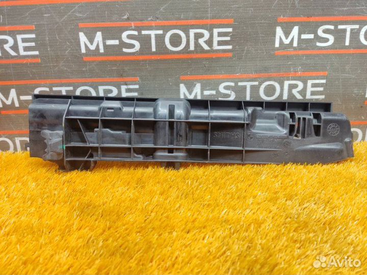 Кронштейн радиатора левый Bmw 3-Series E90 N46B20B