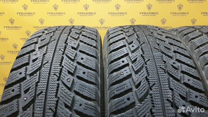 Kumho I'Zen RV Stud KC16 235/65 R17
