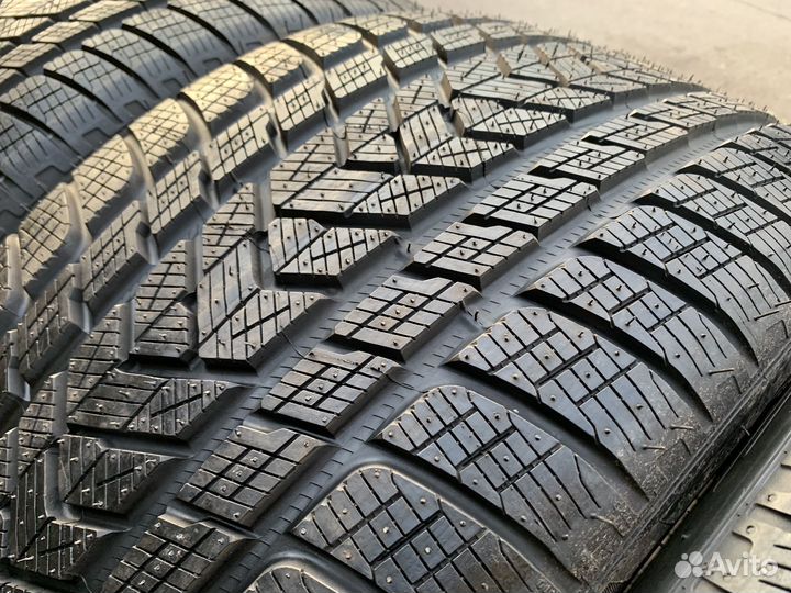 Pirelli Scorpion Winter 275/45 R21 и 315/40 R21