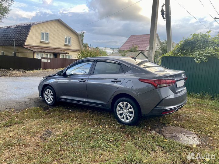 Hyundai Solaris 1.6 AT, 2021, битый, 102 000 км