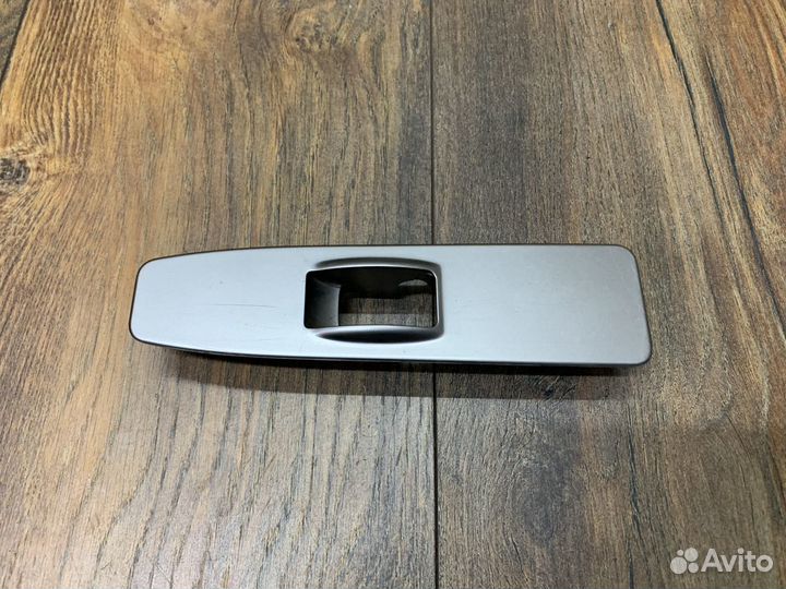 Mitsubishi Pajero Накладка обшивки двери