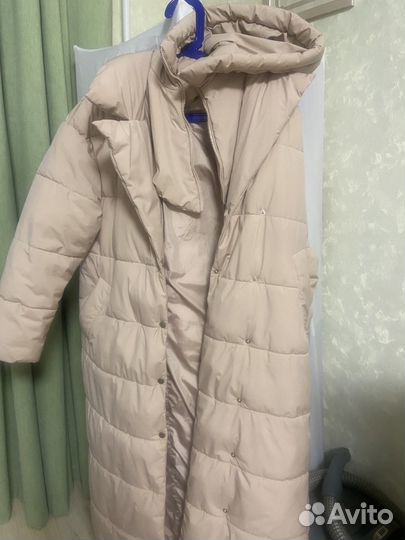 Пуховик зимний длинный женский светлый с поясом