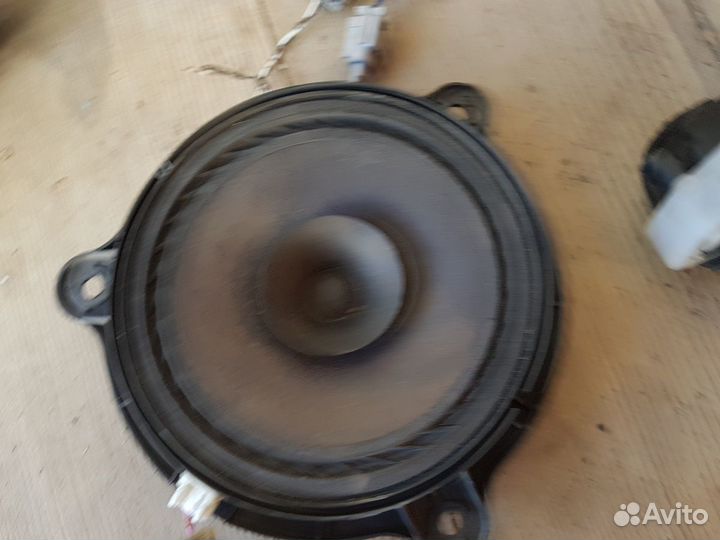 Колонка И ручка с механизмом от двери Ниссан Марч