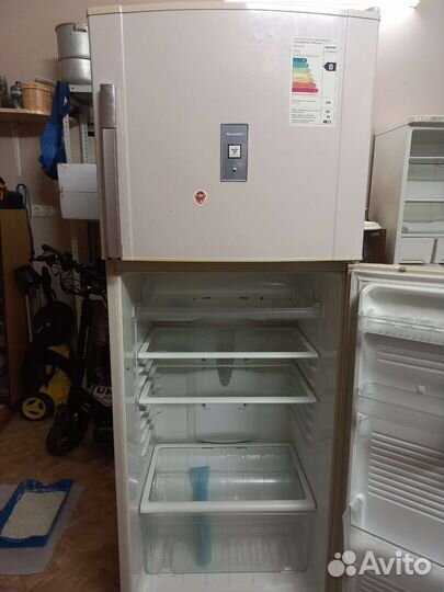 Холодильник Sharp