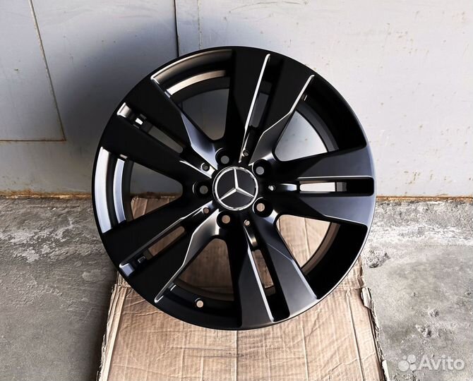 Разноширокие литые диски R17 Mercedes E class