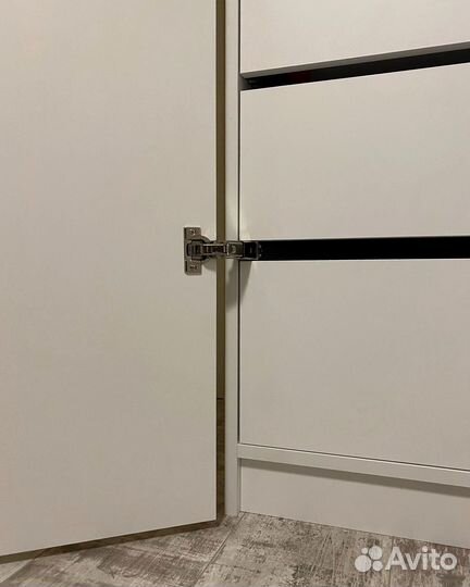 Шкаф распашной с фрезеровкой