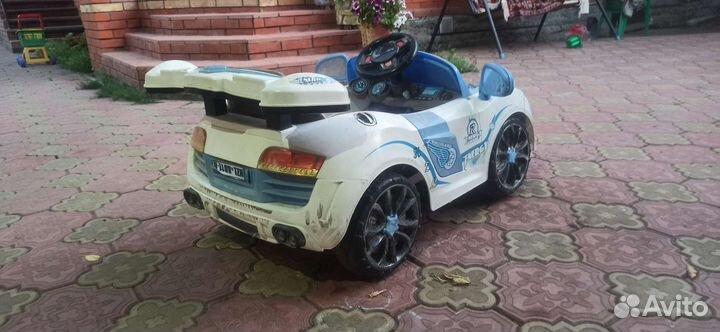Детский электромобиль