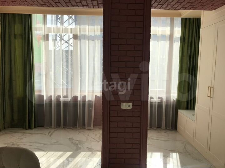 3-к. квартира, 103,7 м², 1/3 эт.