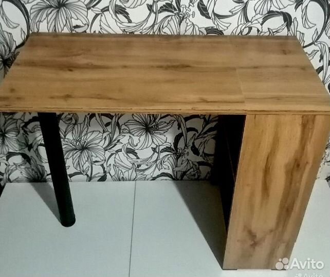 Стол компьютерный