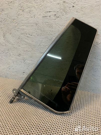 Форточка двери задняя левая Volkswagen Teramont