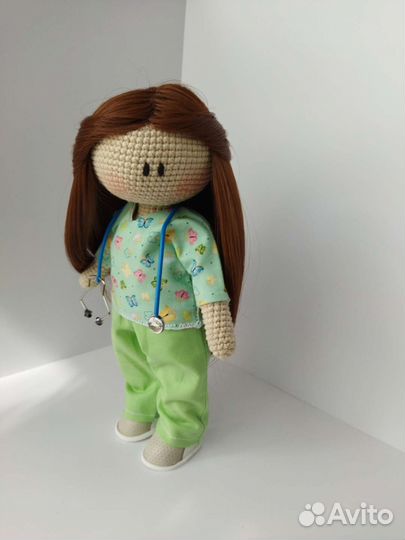 Кукла ручной работы вязанная