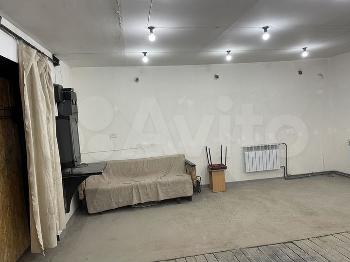 Гараж, > 30 м²