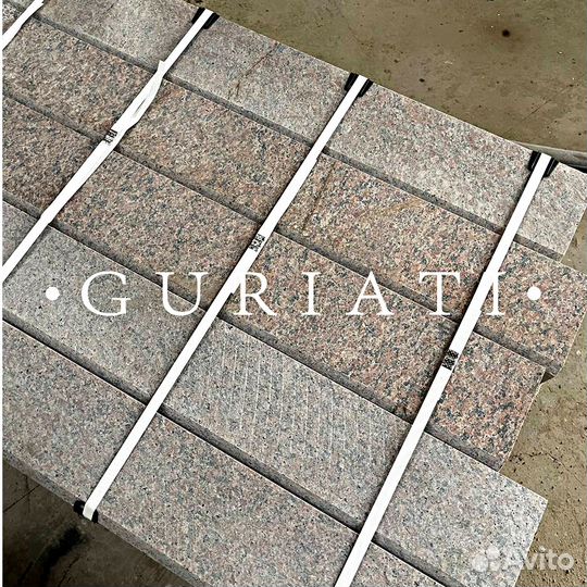 Гранитный бордюр
