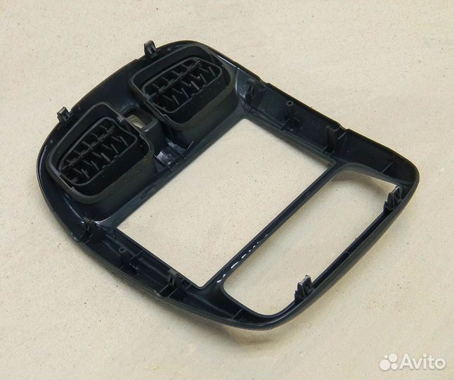 Рамка магнитолы Mazda Demio 1