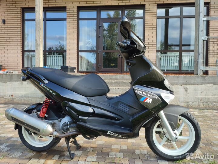 Скутер Gilera Runner 200