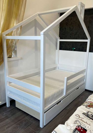 Детская кровать домик