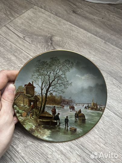 Настенная тарелка фарфор