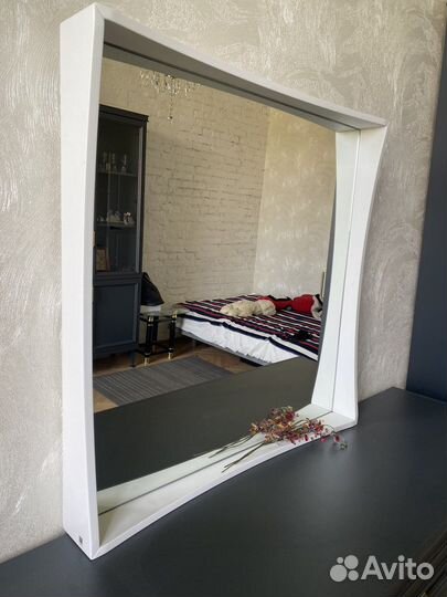 Зеркало для ванной с полкой