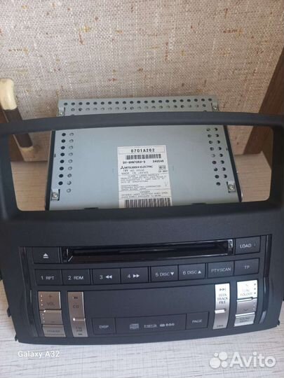 Штатная магнитола на mitsubishi pajero 4