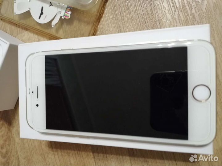 Телефон iPhone 6S, Gold, 64 GB
