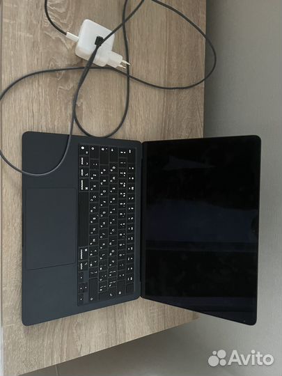 Macbook air 13 M2 8 256gb
