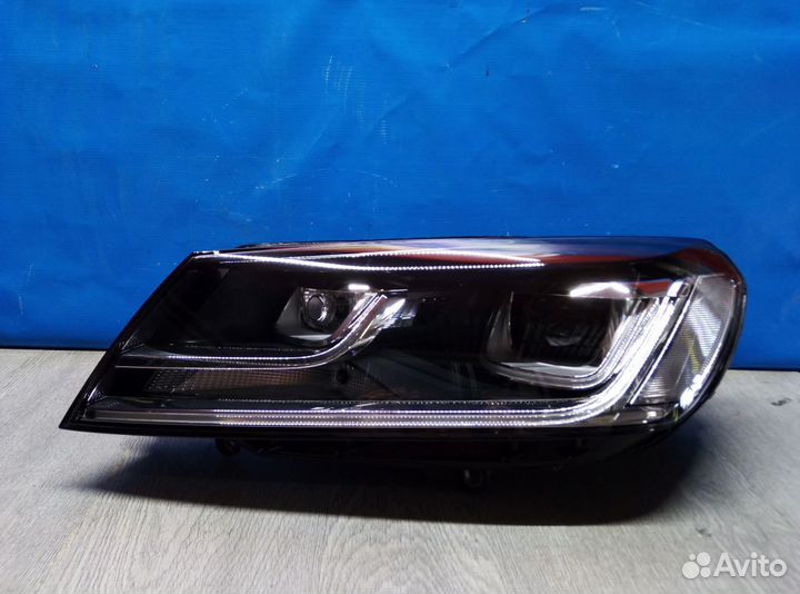 Фара левая Volkswagen Touareg 2014-2018