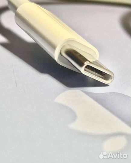 Зарядка на iPhone шнур