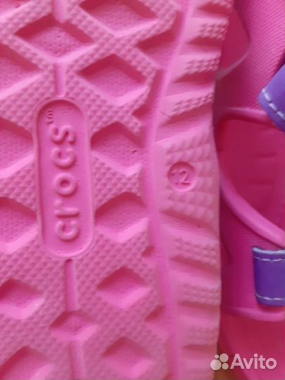 Сандалии Crocs