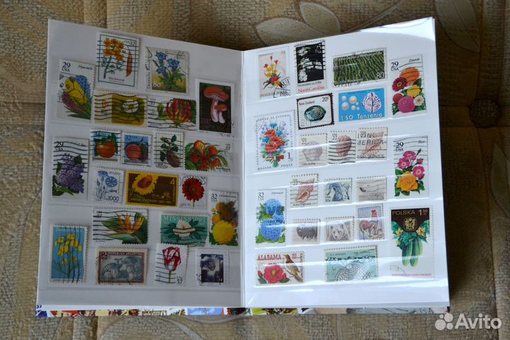 Красивый альбом с зарубежными марками