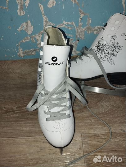 Коньки фигурные 37 размер