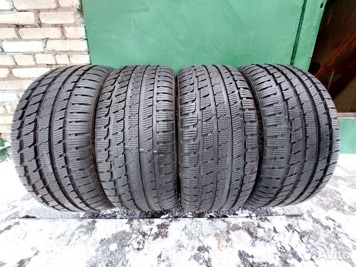 Kumho WinterCraft KW27 245/45 R18 100V