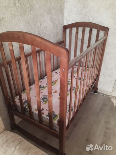 Продам детскую кроватку