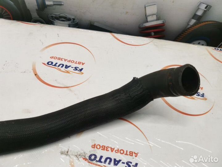 Патрубок системы охлаждения Volvo V60 2.0 дизель