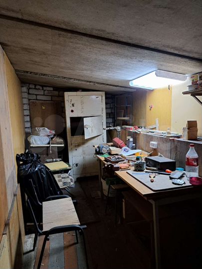 Гараж, > 30 м²