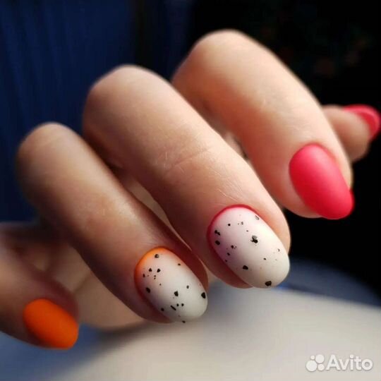 Маникюр и педикюр