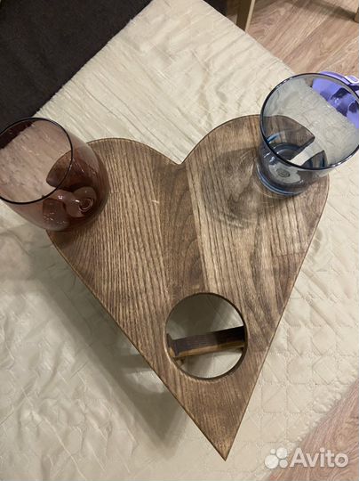 Деревянный столик для сервировки