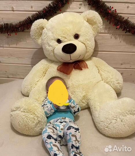 Медведь плюшевый большой