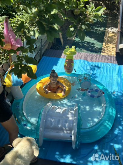 Детский надувной бассейн с горкой