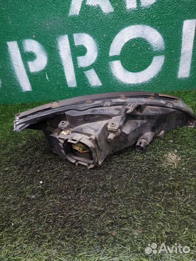 Фара левая Ford Focus 1