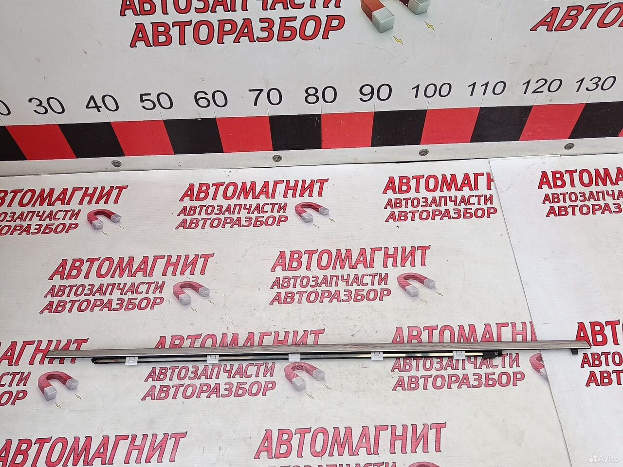 Молдинг стекла двери задней Джили Кулрей SX11