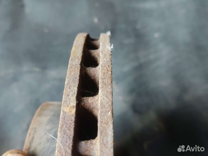 Тормозной диск передний Subaru Impreza 2 GD