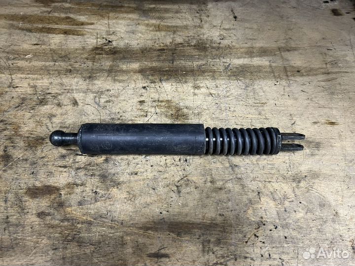 Амортизатор крышки багажника BMW E39 Touring