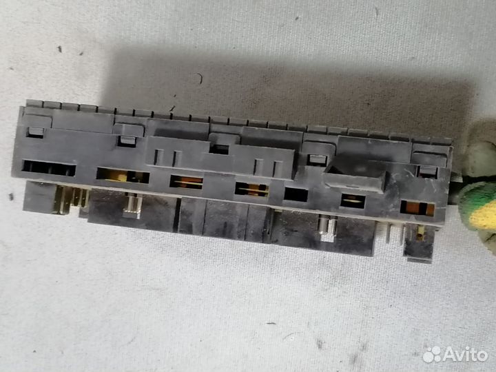 Блок предохранителей для Audi 80/90 (B2) 1978-1986