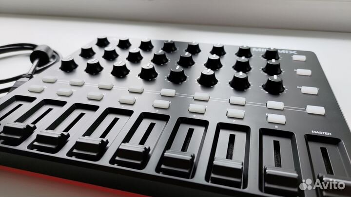 Midi контроллер akai midimix