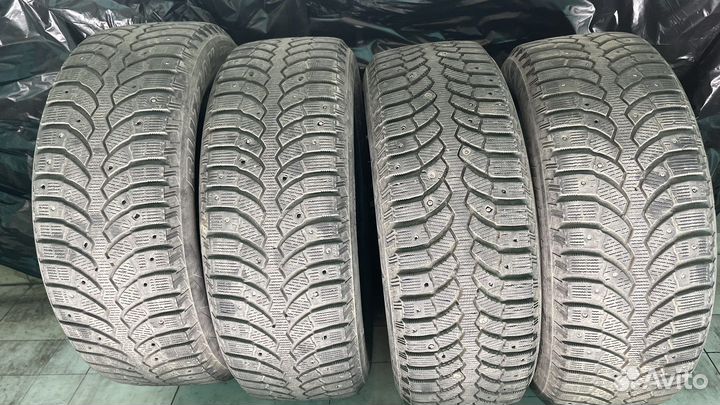 Bridgestone Blizzak Spike-01 185/60 R15 84T