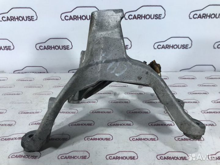 Кронштейн двигателя передний правый Audi A4 B8 1.8