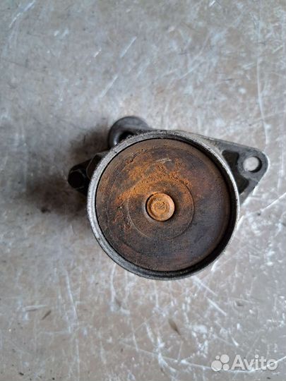 Натяжитель ремня Mercedes W211