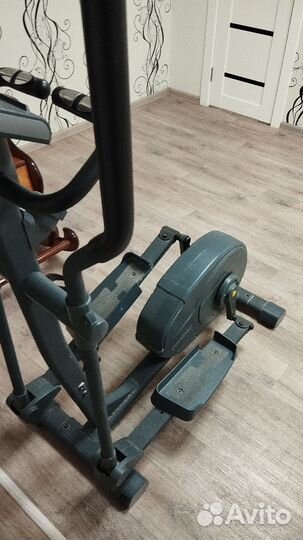 Эллиптический тренажер torneo