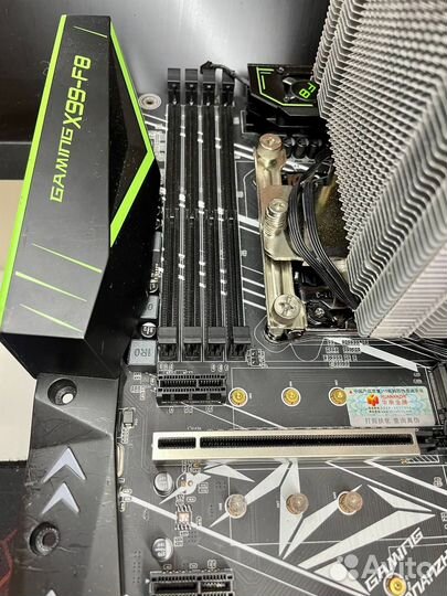 Материнская плата с процессором куллером и памятью